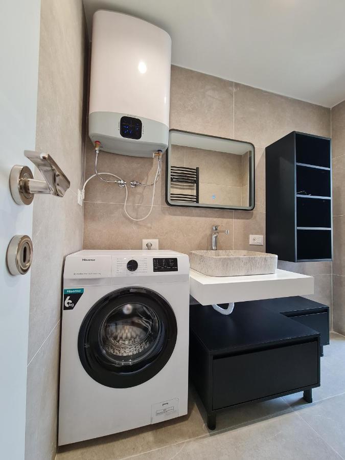 Adore - Modern Studio Tiranë Ngoại thất bức ảnh