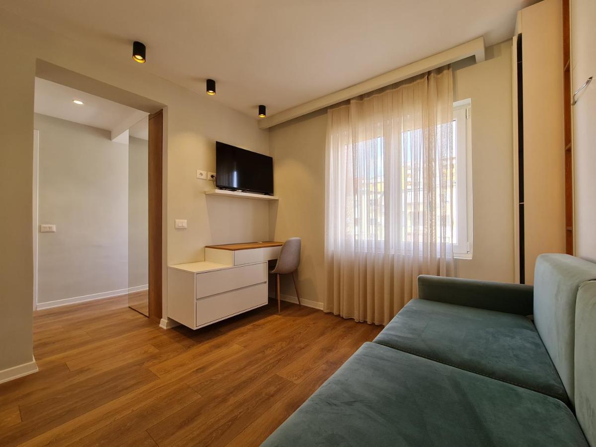 Adore - Modern Studio Tiranë Ngoại thất bức ảnh